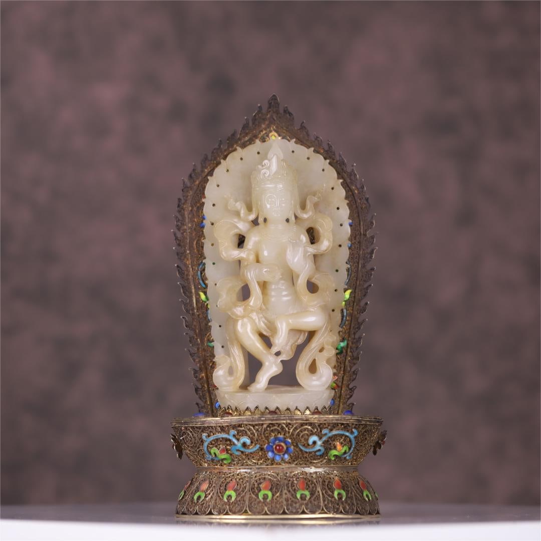 A Qing Dynasty silver-gilt filigree and Tian jade diamond mother ornament: Qing Dynasty silver gilt filigree and Tian jade diamond mother ornaments Size:H:22.7x10.9x8.65cmW:531.5g (The Dimensions Of All Batches Are Manually Measured.If You Need More Detailed Information, Ple
