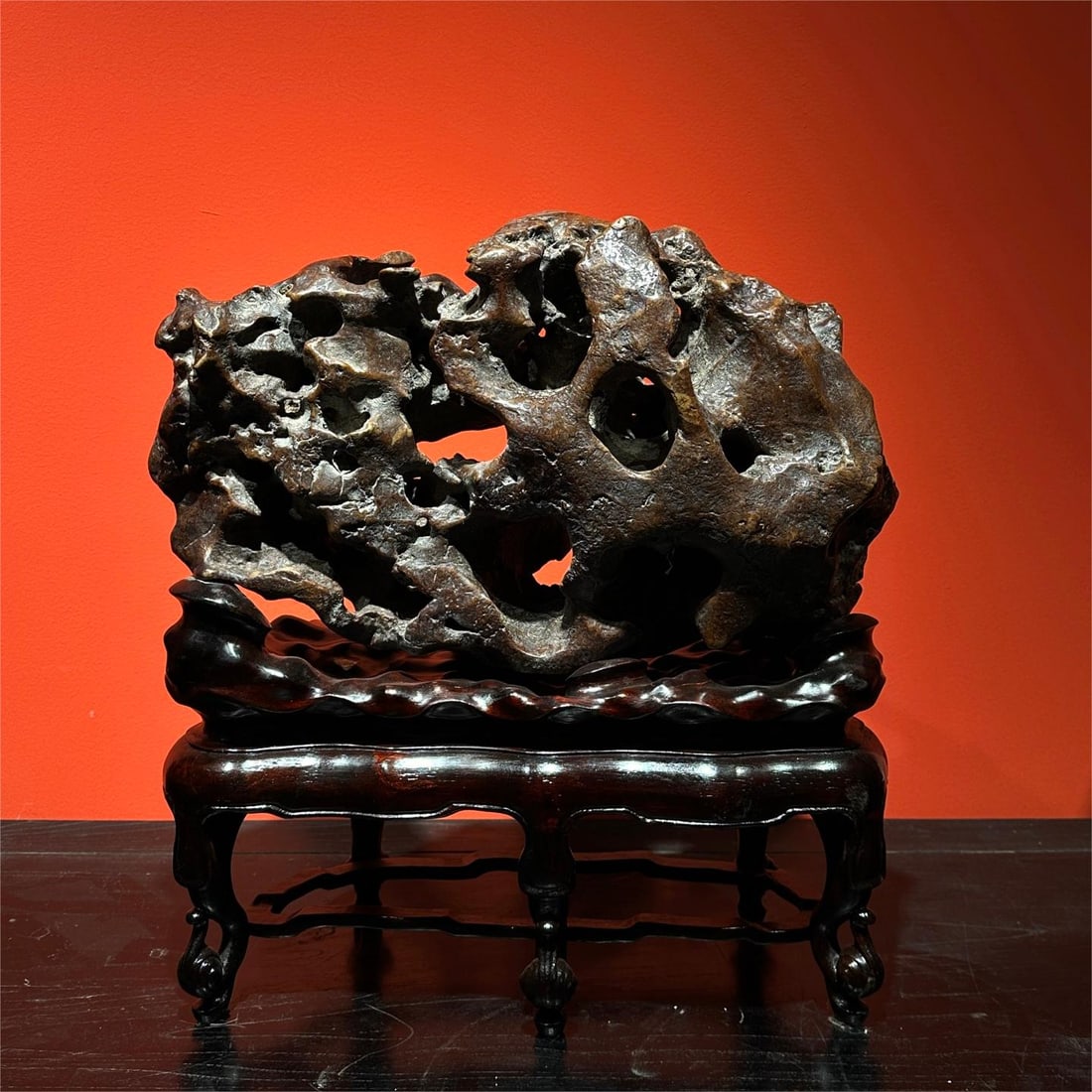 A piece of exquisite Taihu stone: Exquisite Taihu Lake stone Size:H:46cmW:44cmT:22cm (The Dimensions Of All Batches Are Manually Measured.If You Need More Detailed Information, Please Contact Our Customer Service Before Bidding.)