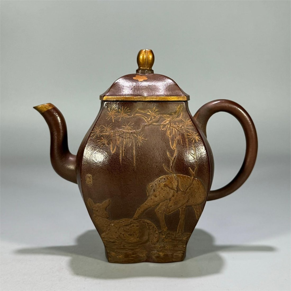 A beautiful painted pile of golden elk diamond square pot (1 of 9)