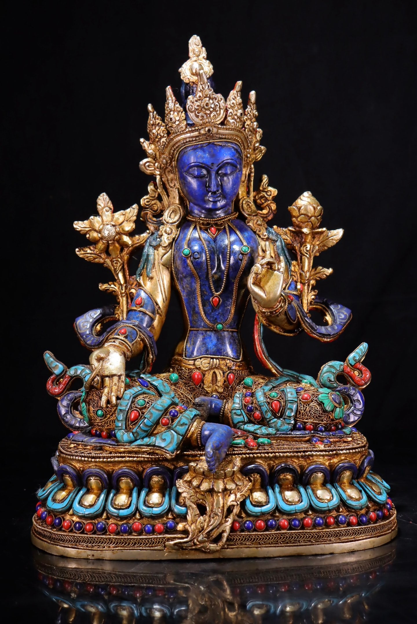 A beautiful statue of lapis lazuli inlaid with jewels (1 of 9)