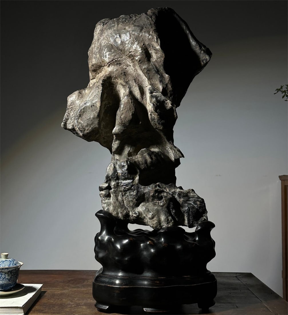 A fine Lingbi stone: Exquisite Lingbi stone Size:H:76cmW:40cmT:24cm (The Dimensions Of All Batches Are Manually Measured.If You Need More Detailed Information, Please Contact Our Customer Service Before Bidding.)