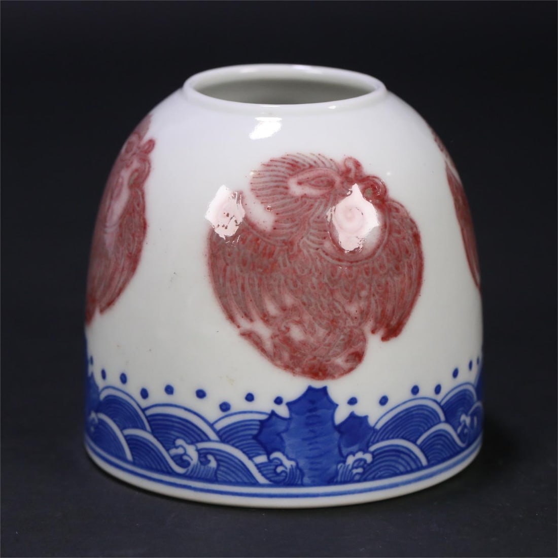 A blue and white glaze made in the Yongzheng year of the Qing Dynasty with a red phoenix and bird (1 of 9)