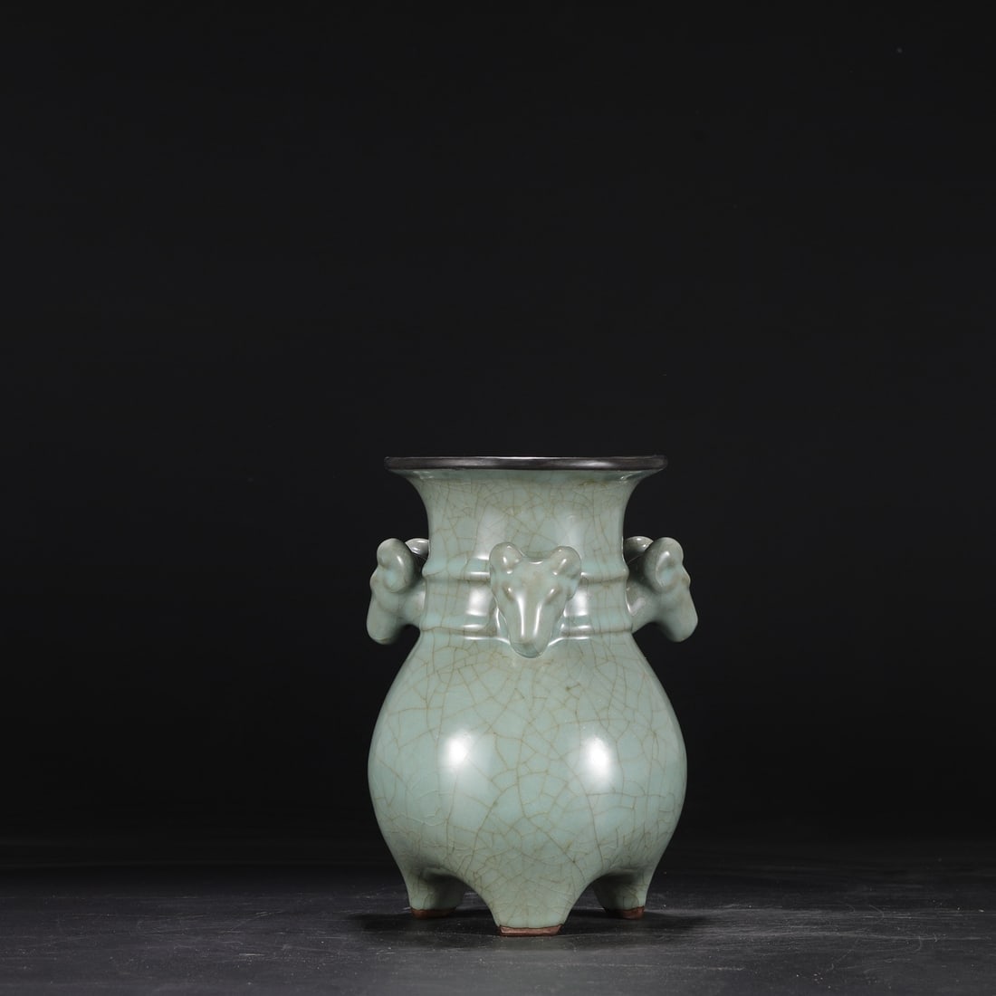 A blue-glazed silver mouth court sacrificial ritual vessel of the official kiln of the Song Dynasty,: The blue-glazed silver mouth court sacrificial ritual vessel of the Song Dynasty official kiln is a Qianlong imperial inscription Size:H:25.5cmCalibre:15cmBellydiameter:17.5cm (The Dimensions Of All B