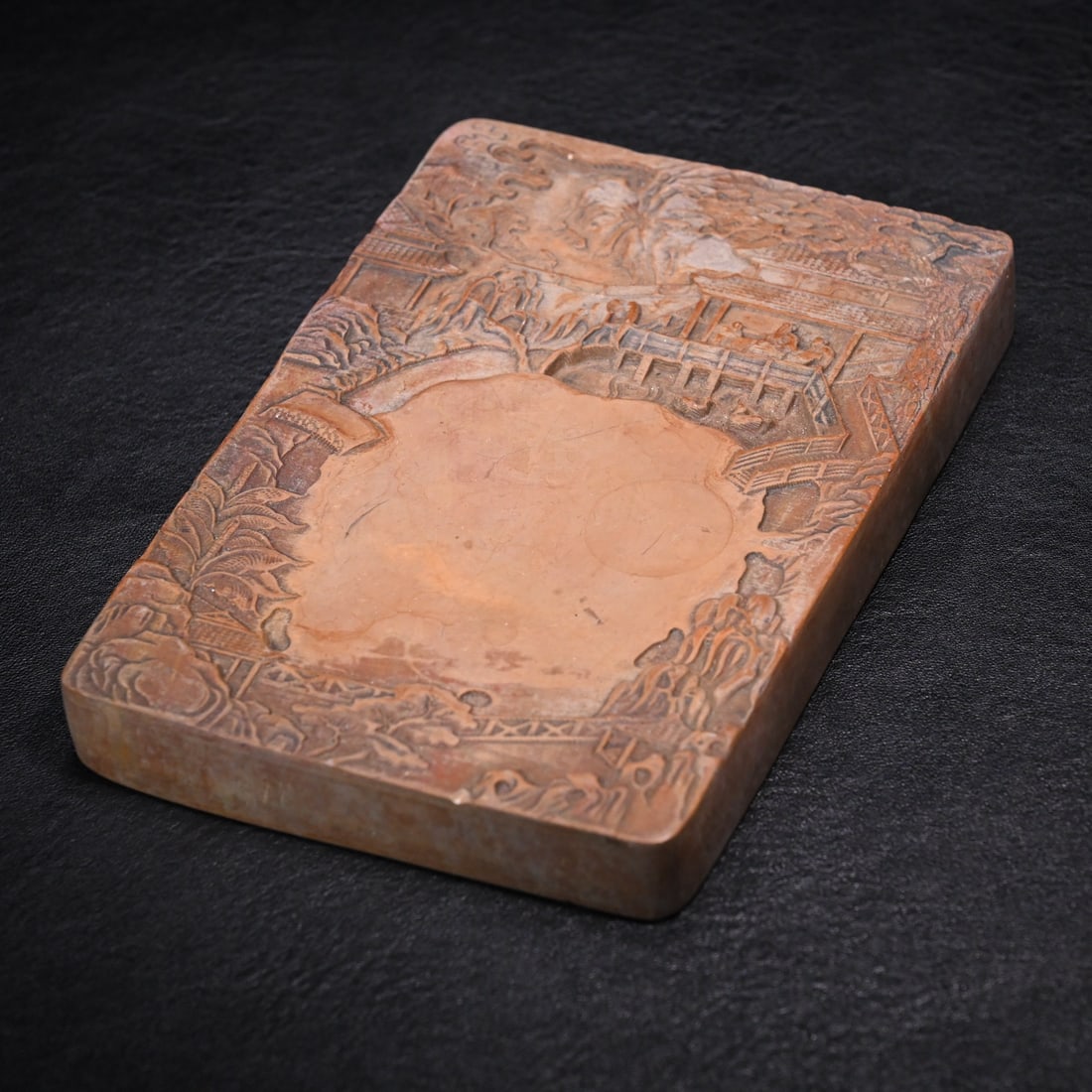 A beautiful Lanting inkstone (1 of 9)