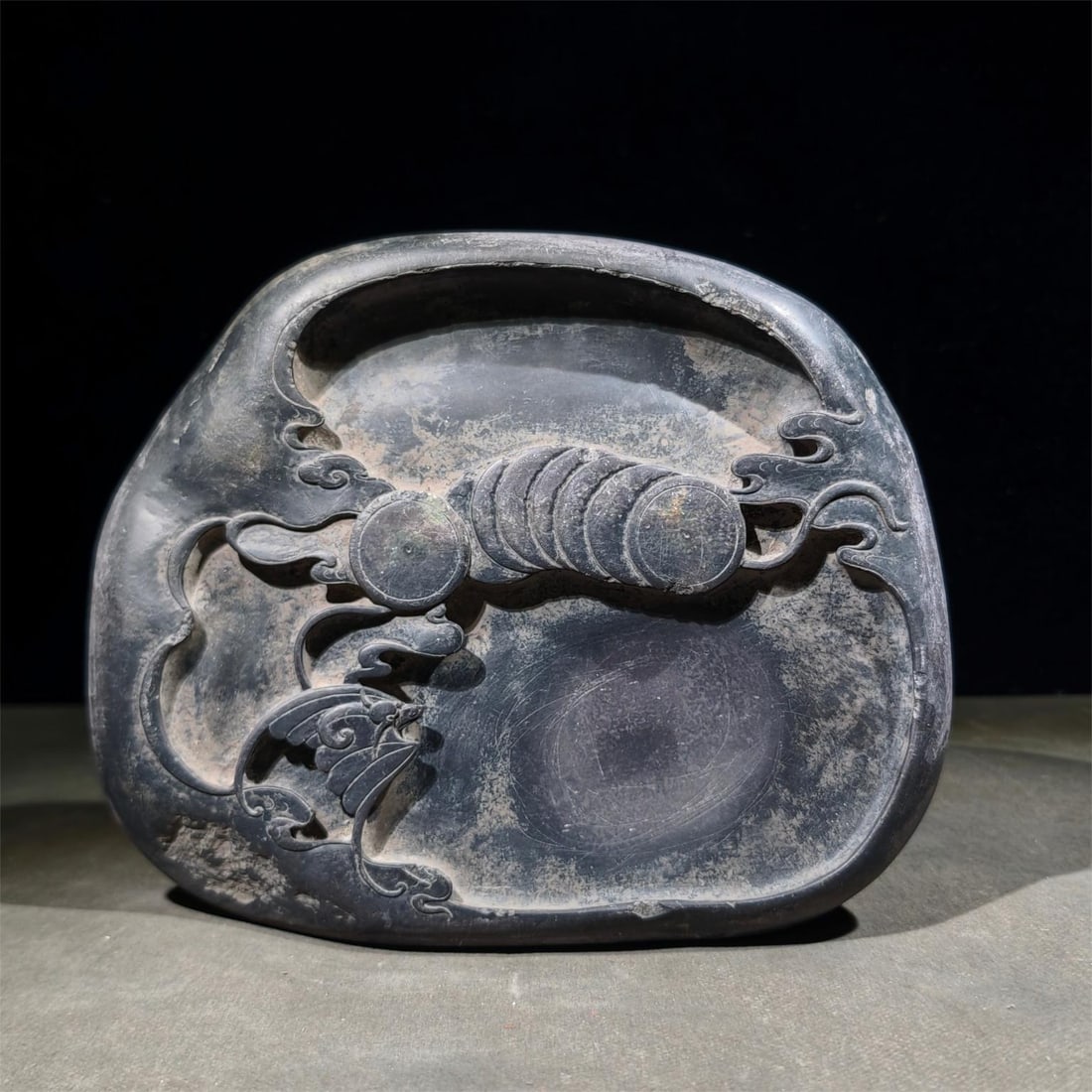 A beautiful blessing is in front of the inkstone: Exquisite blessings are in front of the inkstone Size:L:22cmW:18.5cmT:3.5cm (The Dimensions Of All Batches Are Manually Measured.If You Need More Detailed Information, Please