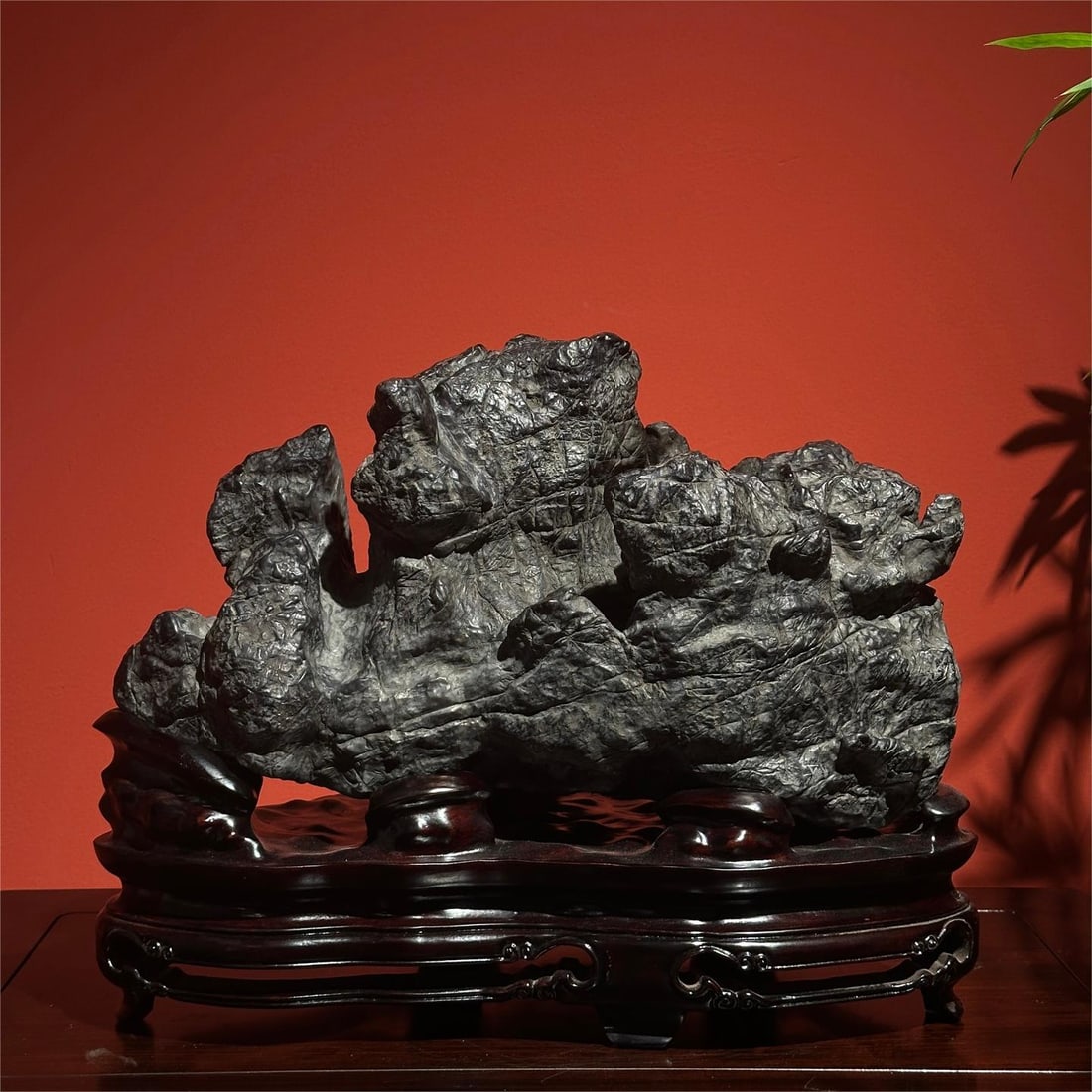 A fine Lingbi stone: Exquisite Lingbi stone Size:L:44cmH:35cmT:22cm (The Dimensions Of All Batches Are Manually Measured.If You Need More Detailed Information, Please Contact Our Customer Service Before Bidding.)