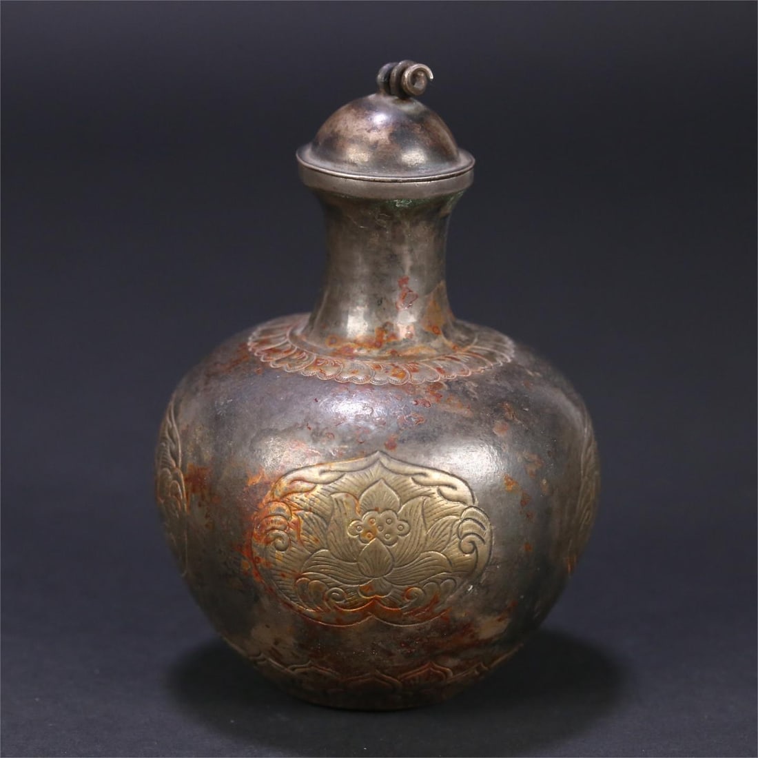 A fine sterling silver gilt lotus pattern vial (1 of 9)