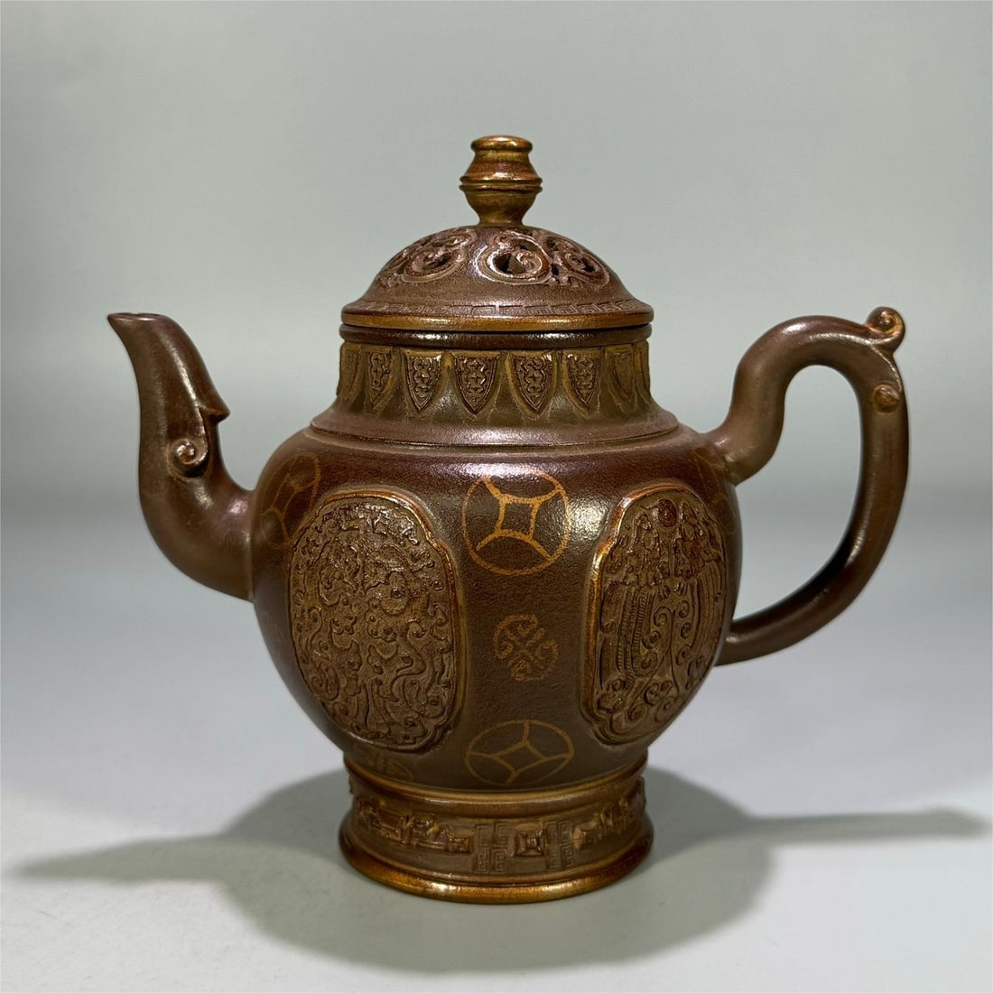 A beautiful openwork painted gold court wine jug (1 of 9)