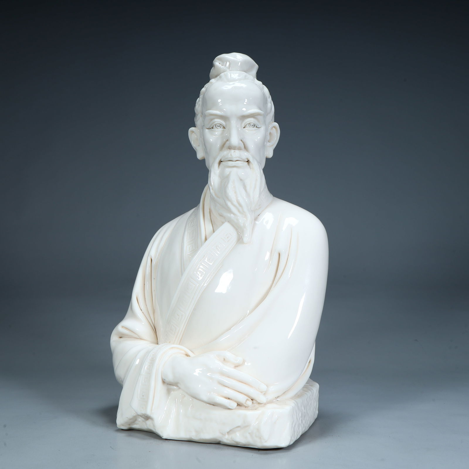 A statue of an ancient sage of Dehua white porcelain in the Qing Dynasty (1 of 10)