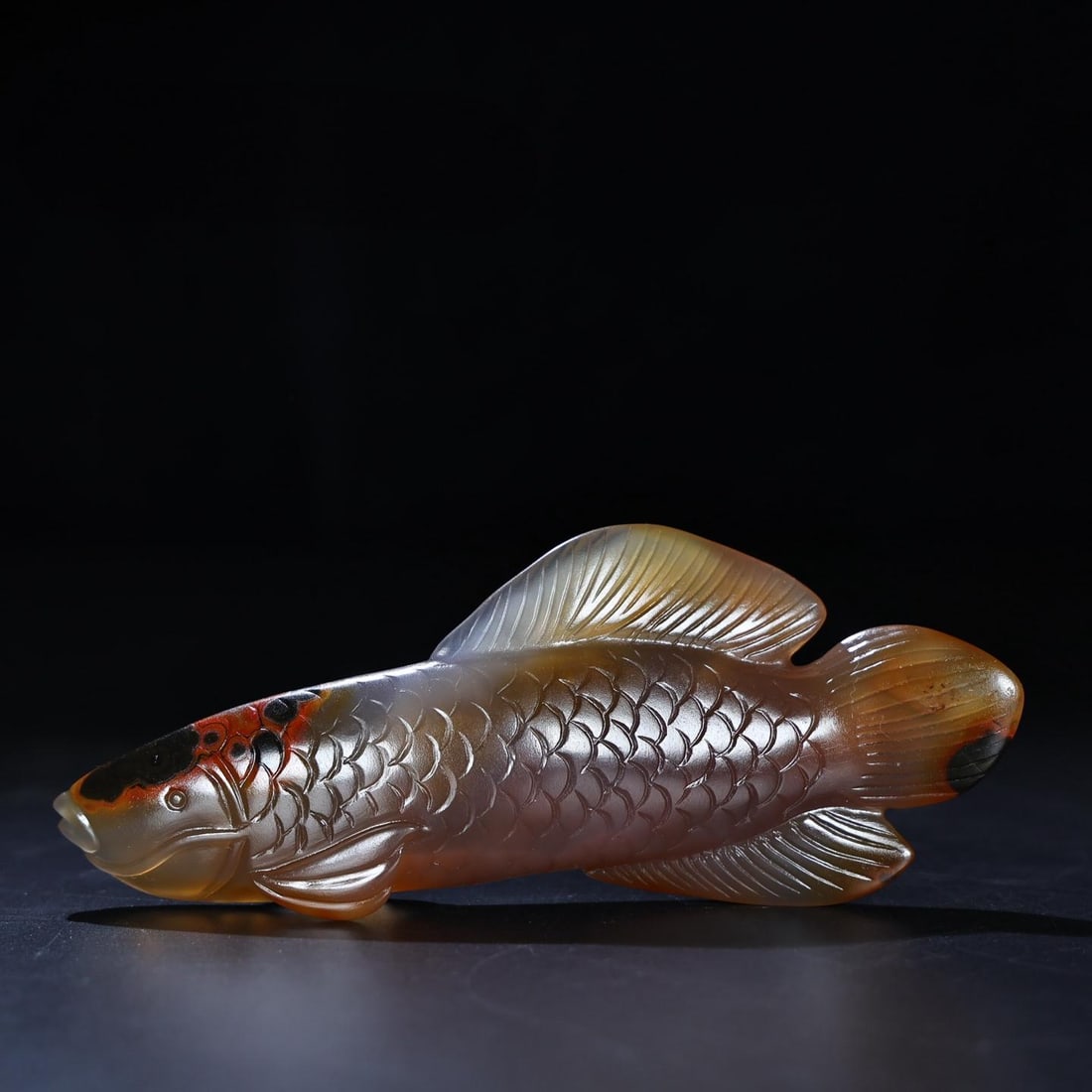 A beautiful agate lucky Arowana: Exquisite agate good luck Arowana Size:158x62x22mmW:199g (The Dimensions Of All Batches Are Manually Measured.If You Need More Detailed Information, Please Contact Our Customer Service Before Bidding.