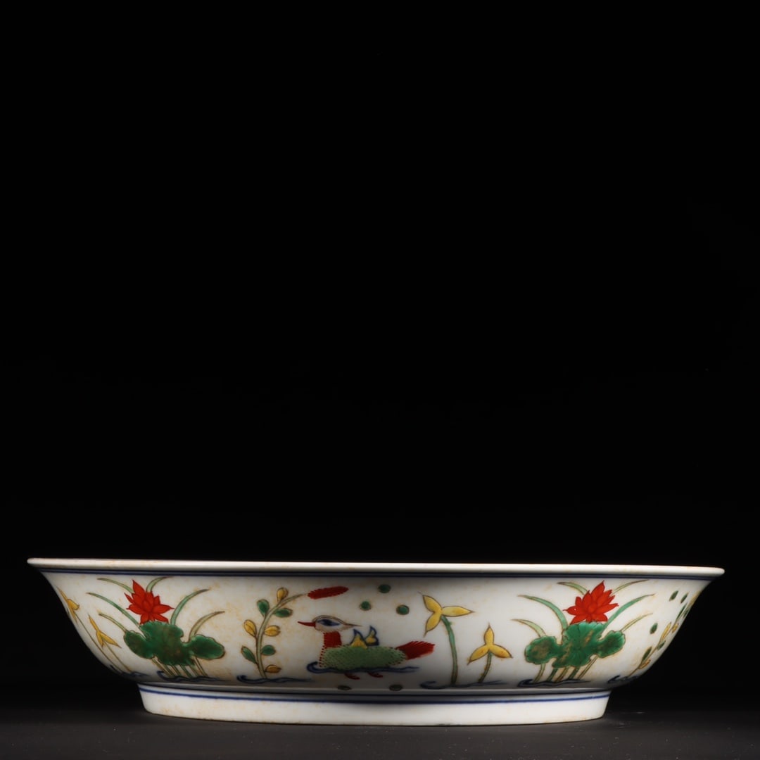 A Doucai flower and bird plate from the Ming Dynasty Chenghua year (1 of 9)