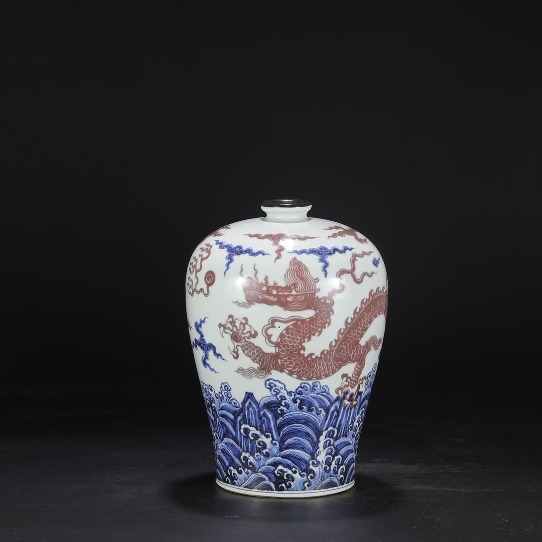 A blue and white glazed red sea water cloud dragon pattern silver plum bottle made in the Xuande (1 of 9)