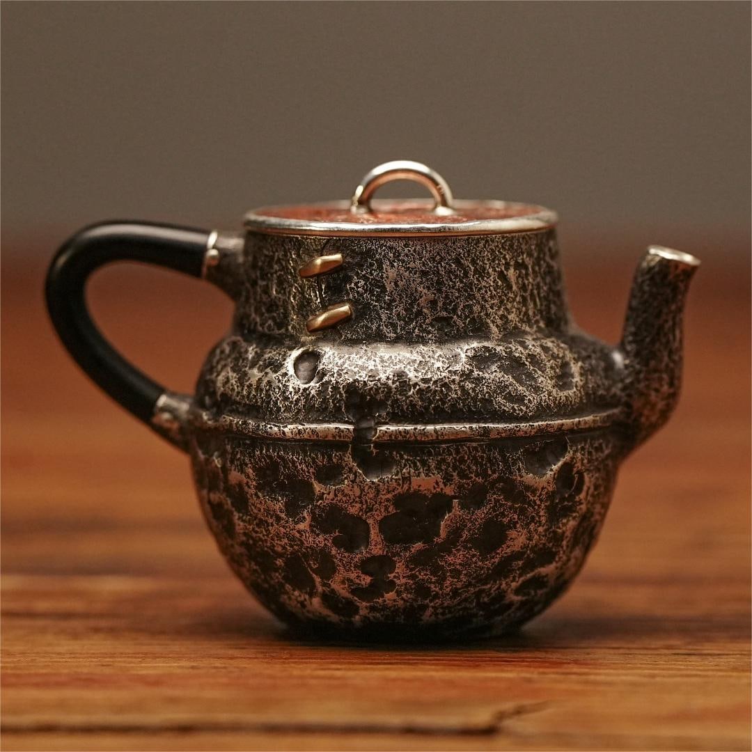 A fine Japanese silver pot (1 of 9)
