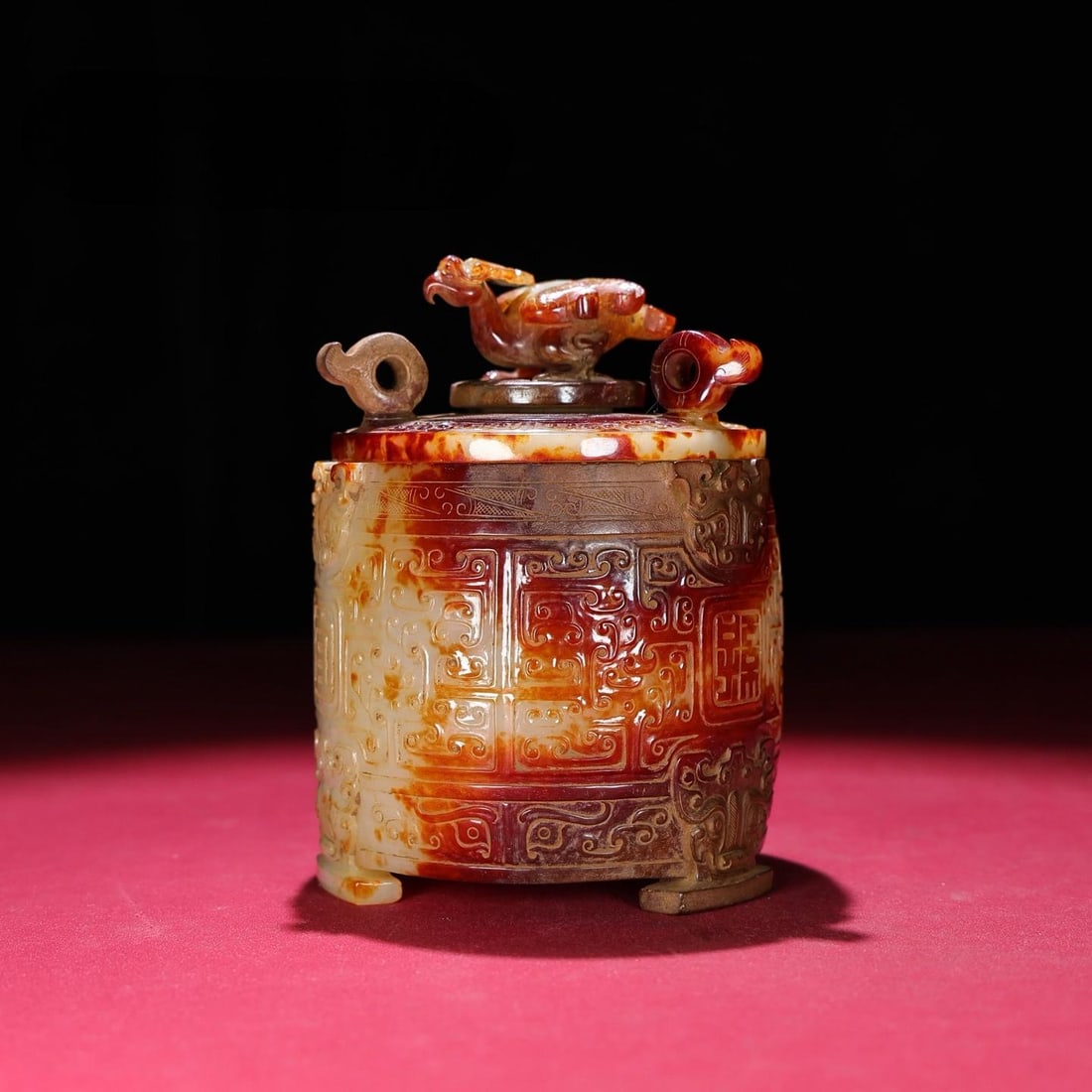 A beautiful Hetian white jade red Qinsheng cup: Exquisite Hetian white jade red Qinsheng cup Size:130x93x80mmW:628g (The Dimensions Of All Batches Are Manually Measured.If You Need More Detailed Information, Please Contact Our Customer Service Befo