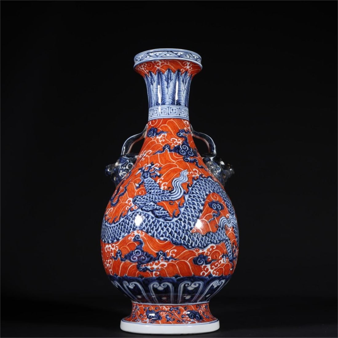 A blue and white alum red cloud dragon pattern animal ear bottle made in the Xuande year of the Ming (1 of 9)
