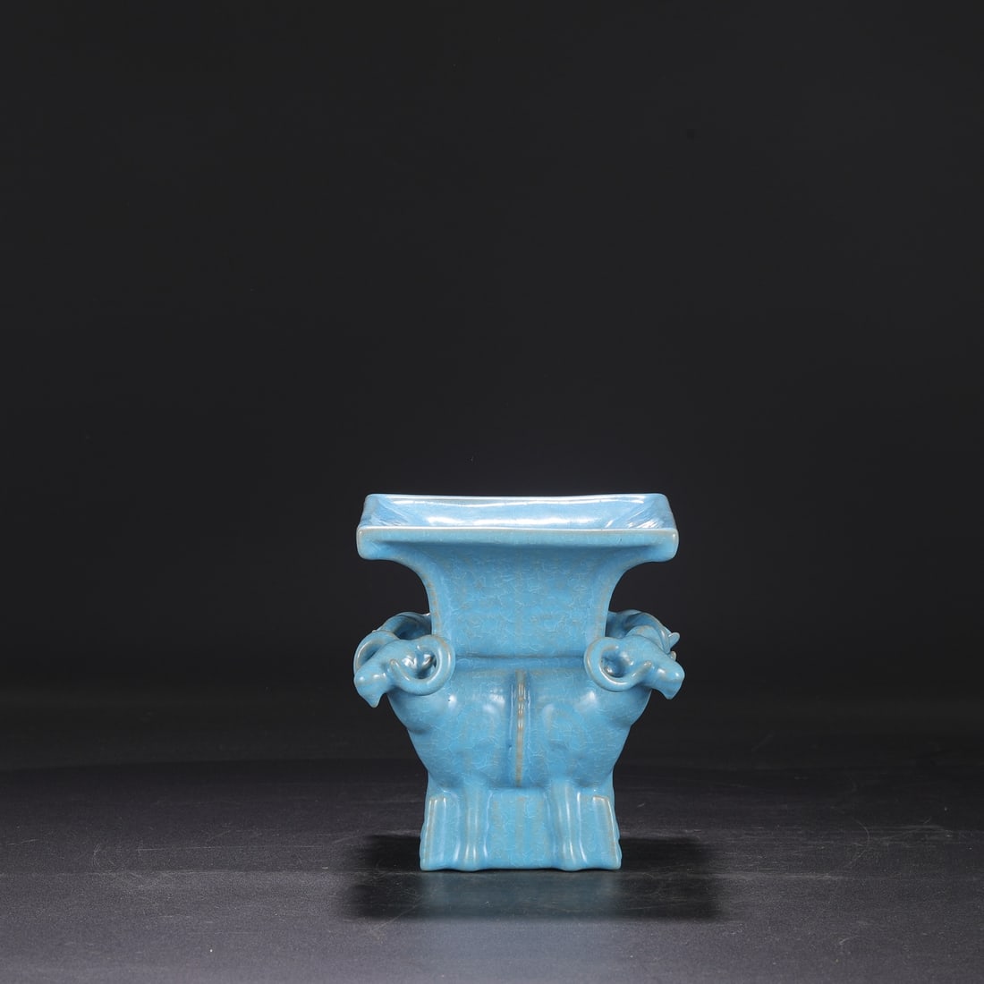A sky blue glazed ice flake pattern court sacrificial ritual vessel of the Song Dynasty Ru kiln is (1 of 9)