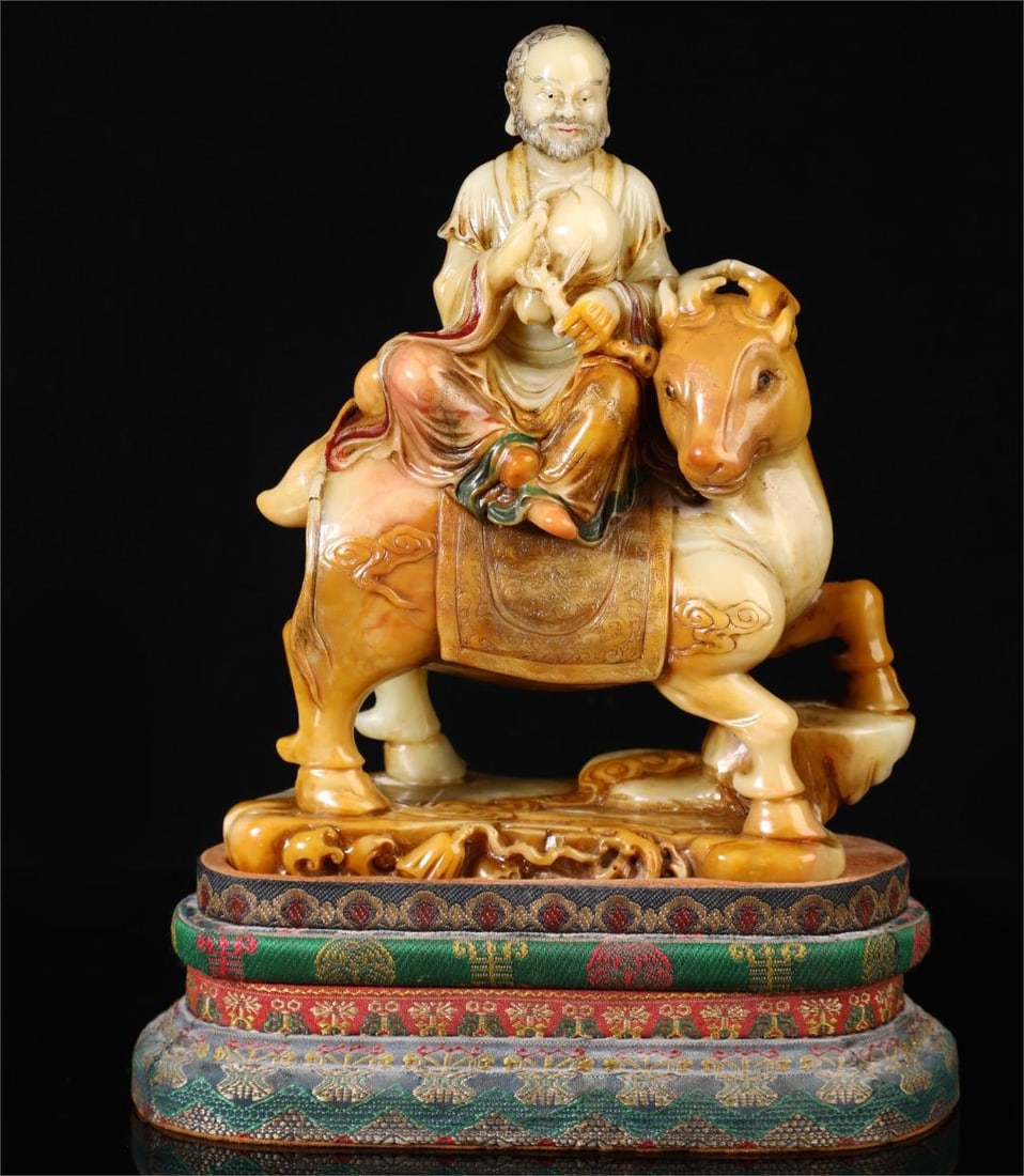 A beautiful Shoushan Shitian Huang Luohan riding an auspicious beast: Exquisite Shoushan Shitian Huang Luohan riding auspicious beasts Size:W:2487gH:22.5cmW:18cm (The Dimensions Of All Batches Are Manually Measured.If You Need More Detailed Information, Please Contact O