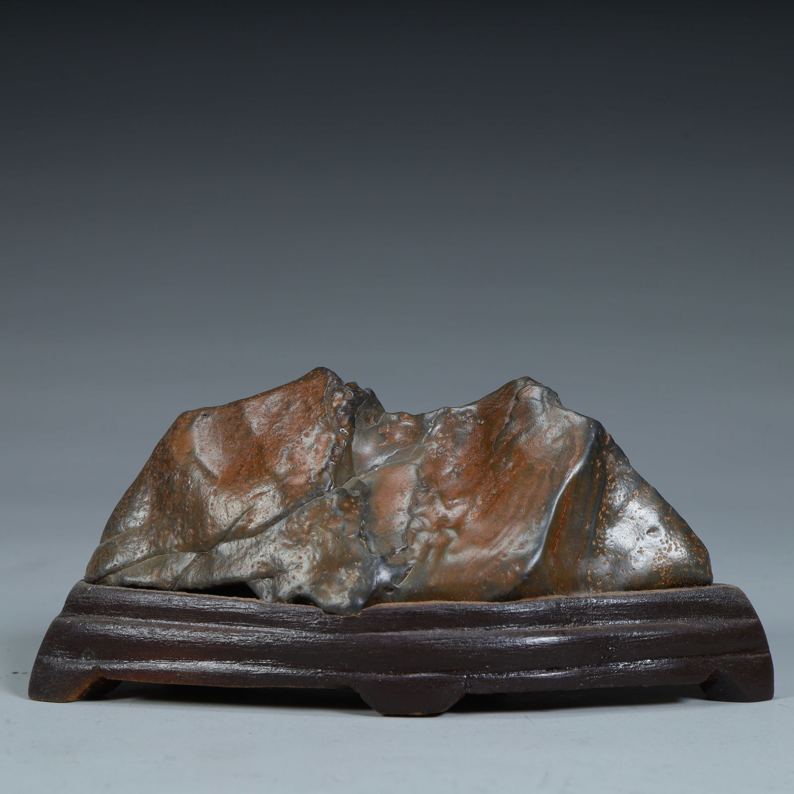 A Lingbi stone ornament of the Qing Dynasty (1 of 10)