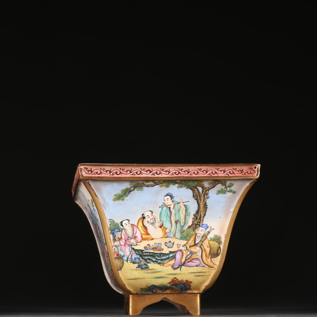 A copper gilt painting enamel character story hat bowl of the Qing Dynasty: Qing Dynasty copper gilt painting enamel character story hat bowl Size:H:8.5cmW:10.8cmW:325.2g (The Dimensions Of All Batches Are Manually Measured.If You Need More Detailed Information, Please Contac
