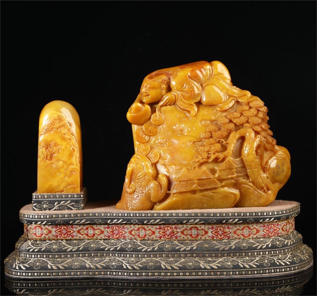 A beautiful Shoushan stone ornament (1 of 11)