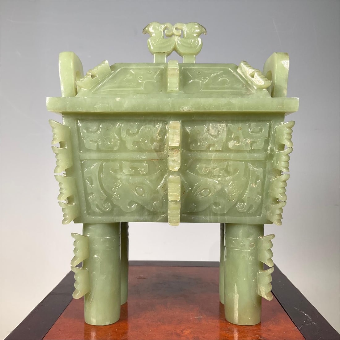 A Hetian jade carved imitation bronze tripod from the Republic of China period (1 of 6)