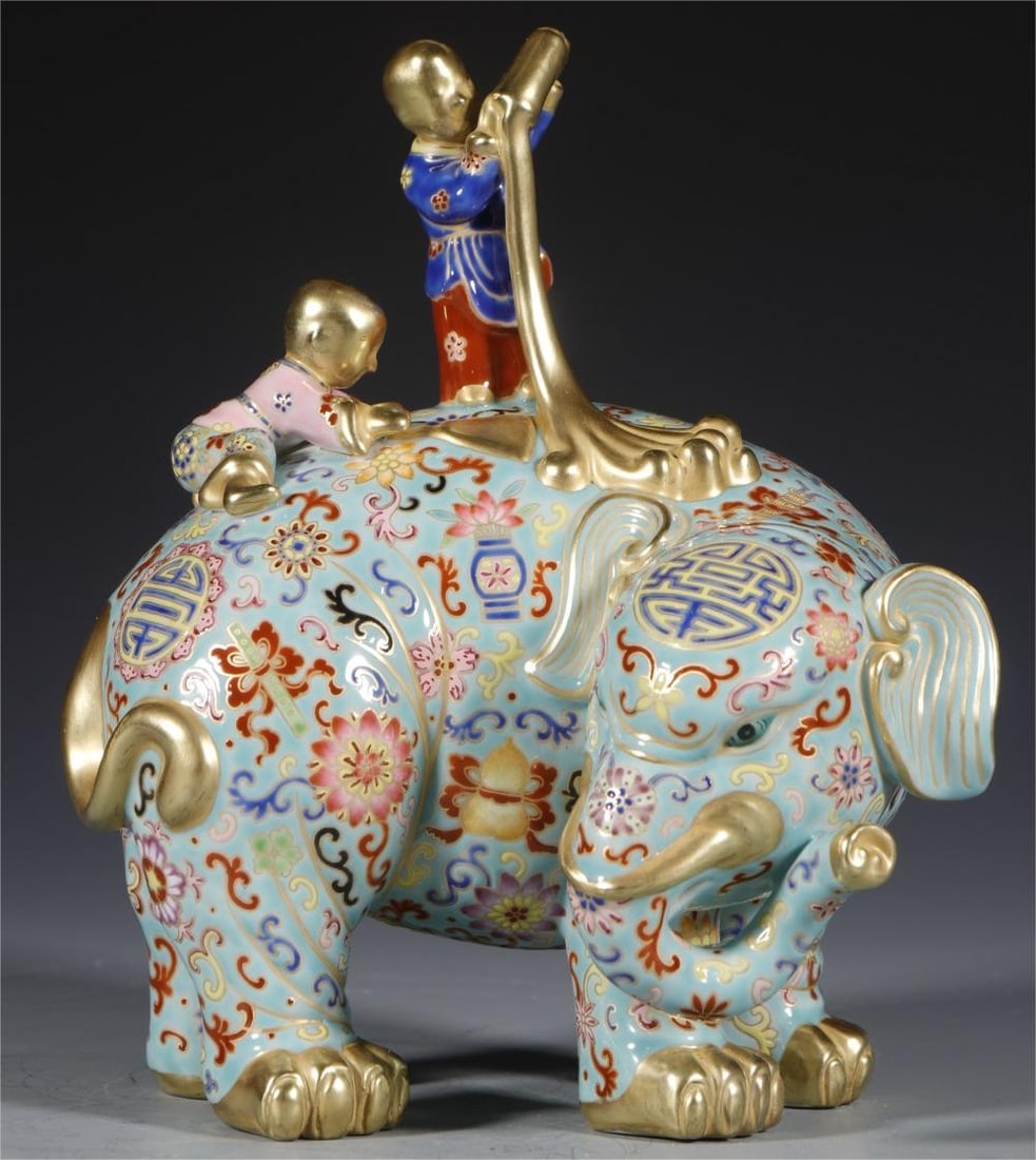 A piece of gold silk enamel made in the Qianlong period of the Qing Dynasty has an image: The Qing Dynasty's Qianlong year system has an image of gold silk enamel color Size:H:21cmD:18.5cm (The Dimensions Of All Batches Are Manually Measured.If You Need More Detailed Information, Please Co