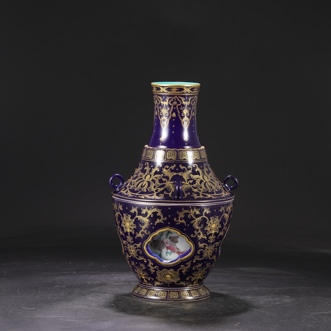 A Qing Dynasty Qianlong era enamel gold-painted hollow large turntable vase: Qing Dynasty Qianlong year enamel gold-painted hollow large swivel vase Size:H:38cmCalibre:9cmBellydiameter:27cm (The Dimensions Of All Batches Are Manually Measured.If You Need More Detailed Informat