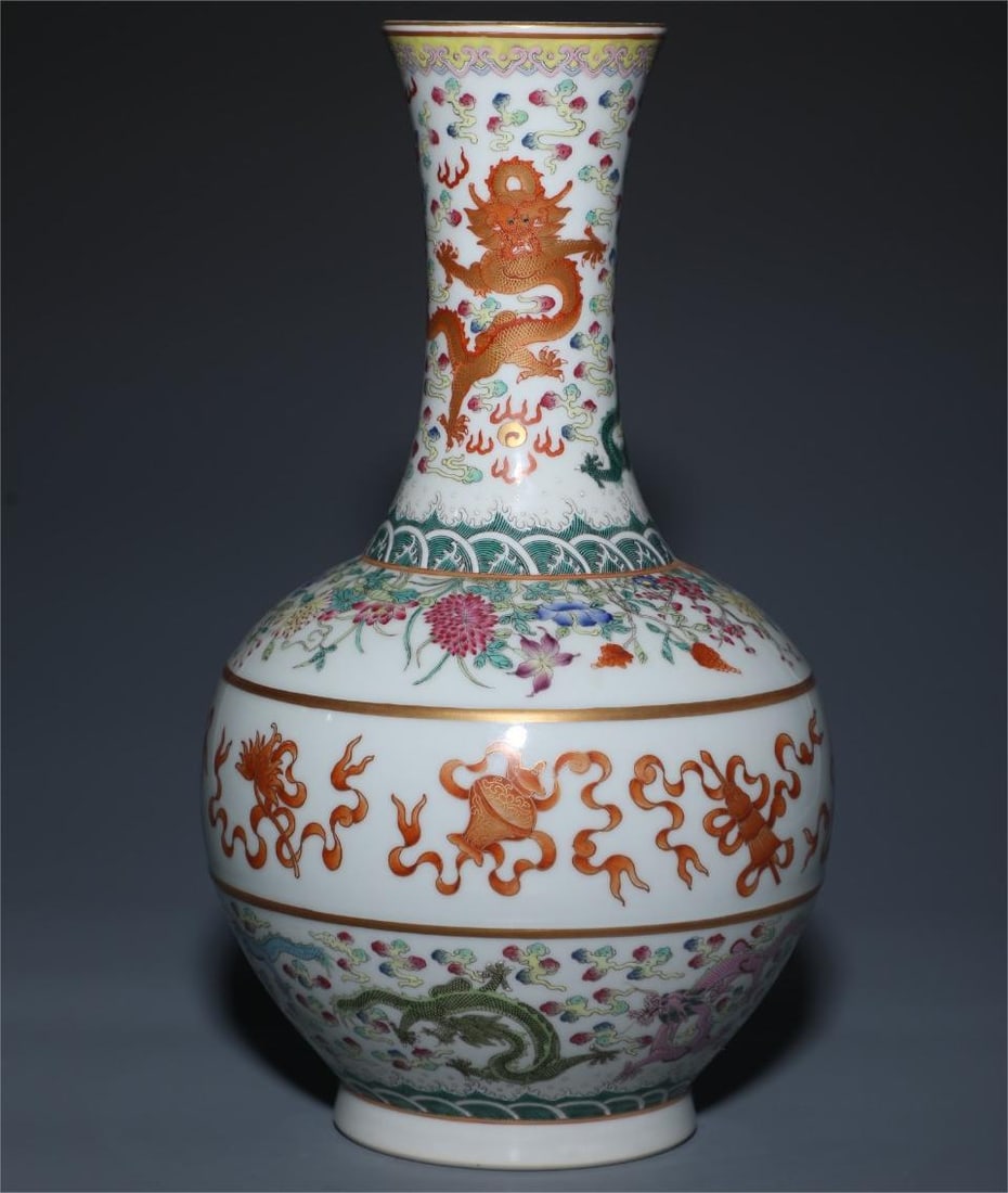 A beautiful pastel eight-treasure dragon pattern appreciation bottle (1 of 9)