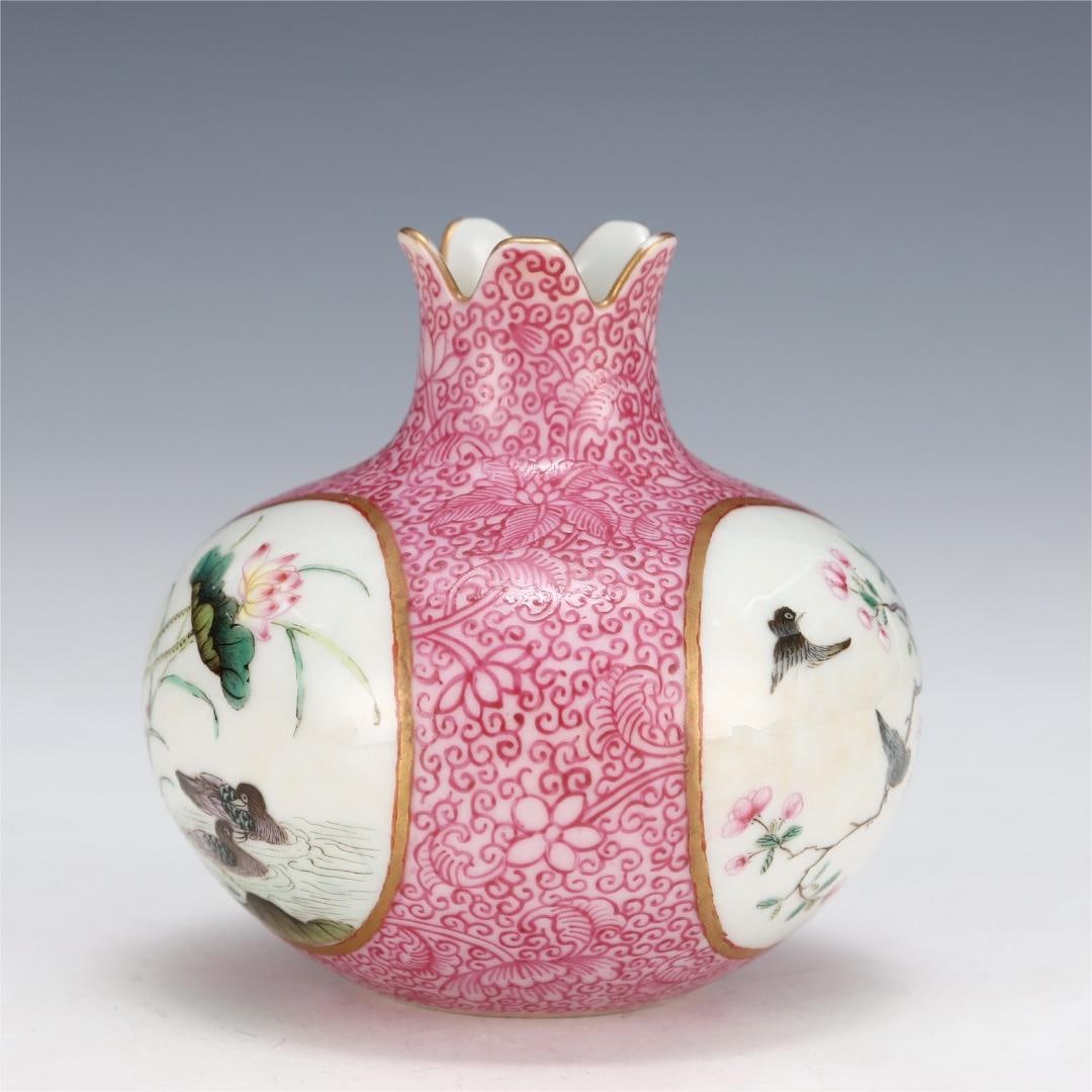 A pastel pomegranate statue made in the Qianlong period of the Qing Dynasty (1 of 9)