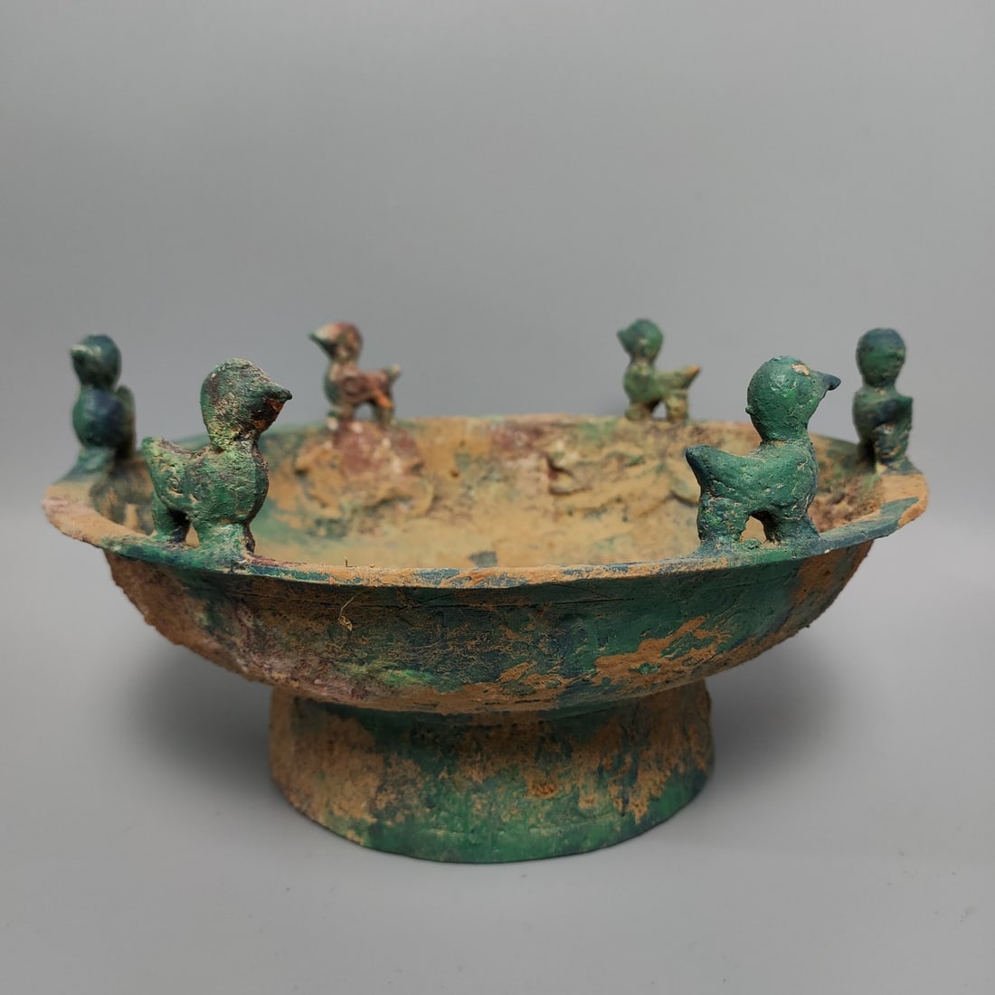 A bronze standing bird fruit plate from the Warring States period (1 of 9)