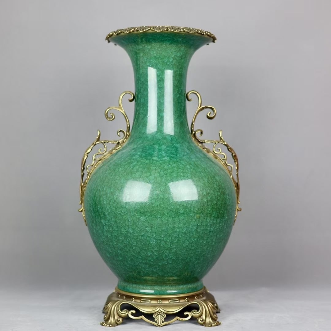 A beautiful copper-inlaid porcelain Lang kiln green glaze ice crack appreciation bottle (1 of 9)
