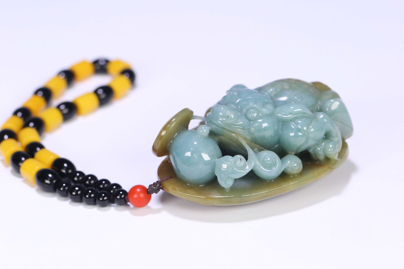 A beautiful jade fortune golden toad handle (1 of 9)