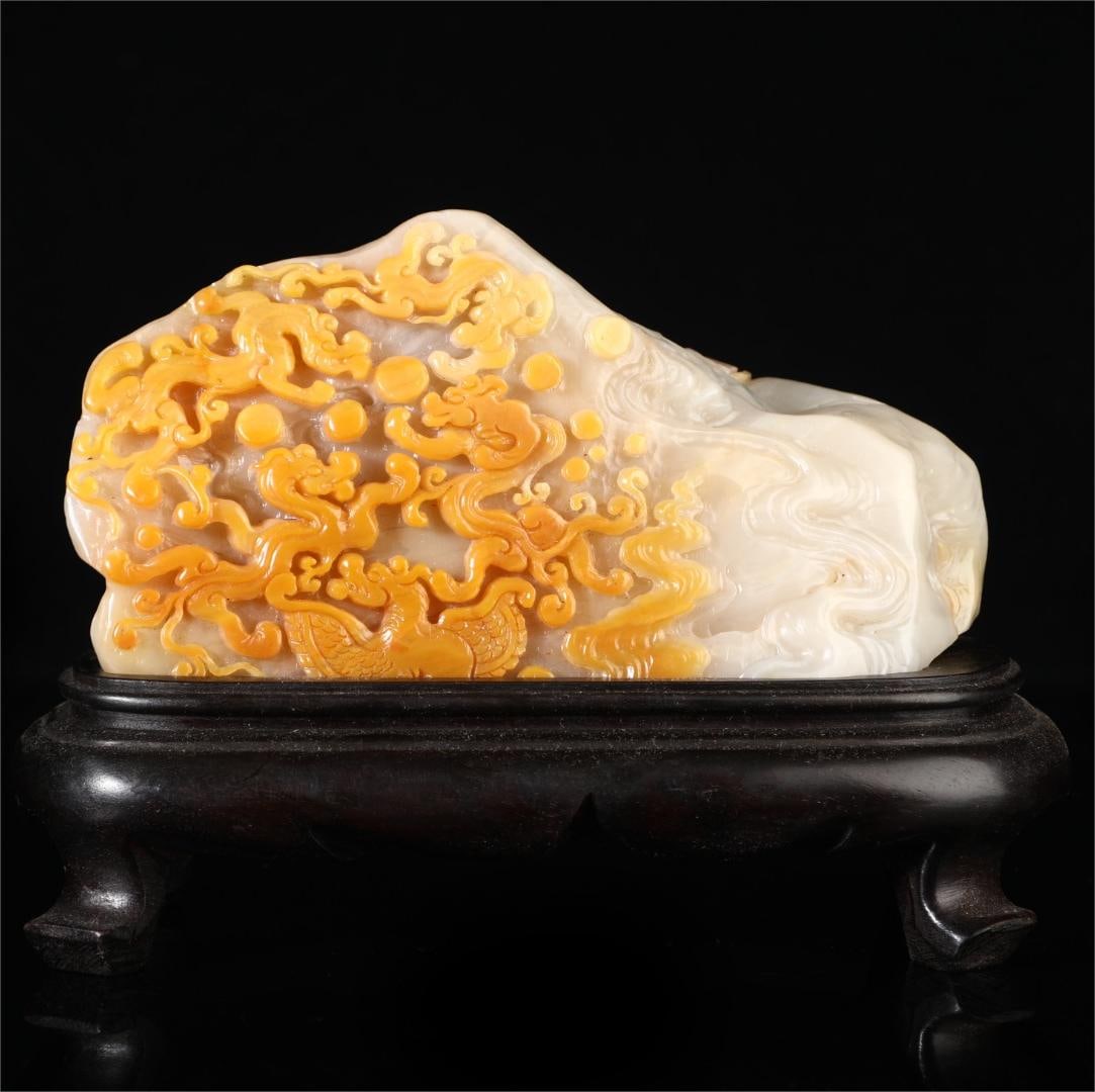 A beautiful Shoushan Tianhuang ornament Cangmen (1 of 9)