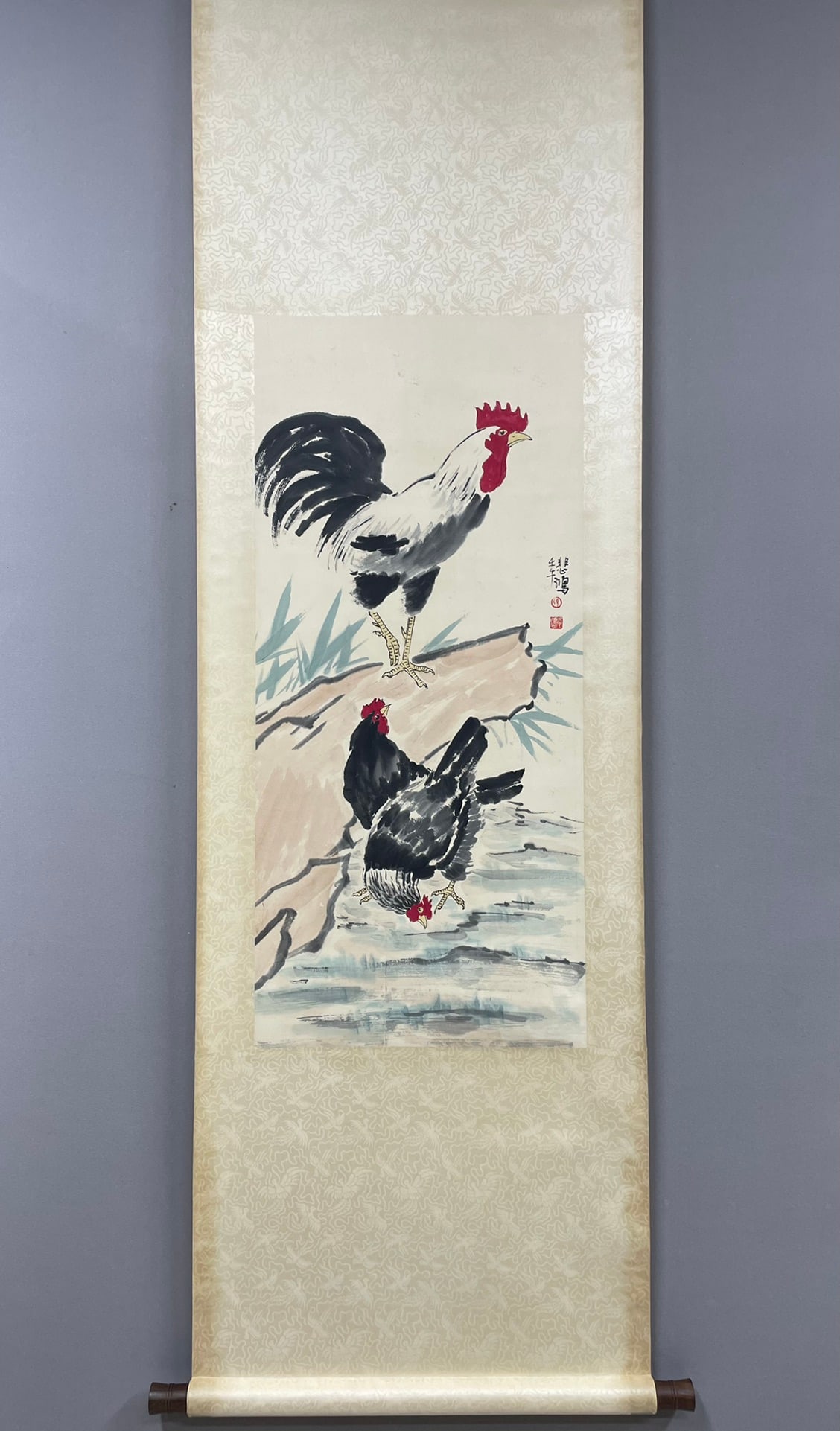 A picture of Xu Beihong's great auspiciousness: Xu Beihong's great auspicious picture Size:95x43cm (The Dimensions Of All Batches Are Manually Measured.If You Need More Detailed Information, Please Contact Our Customer Service Before Bidding.)