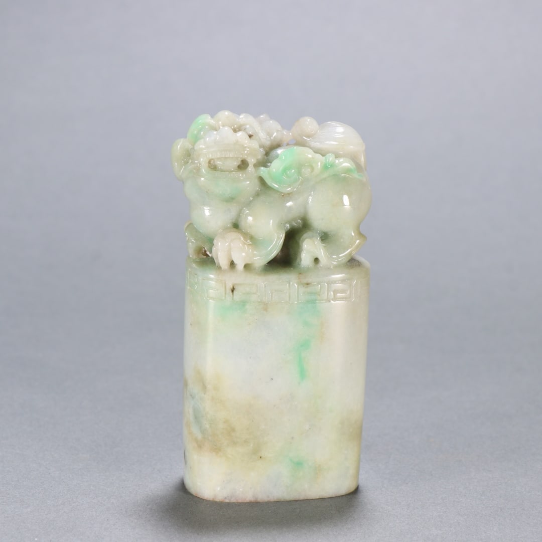 A jade beast button seal of the Qing Dynasty (1 of 9)