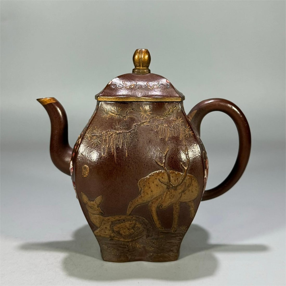 A beautiful painted pile of gold dotted diamond square pot (1 of 9)