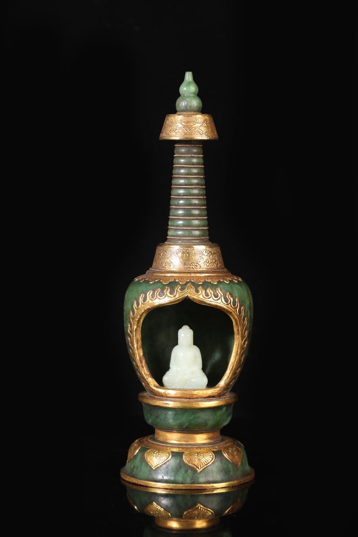 A beautiful jasper gilt Buddha niche white jade Buddha: Exquisite jasper gilt Buddha niche white jade Buddha Size:W:1927gH:28cmW:8.5cm (The Dimensions Of All Batches Are Manually Measured.If You Need More Detailed Information, Please Contact Our Customer S