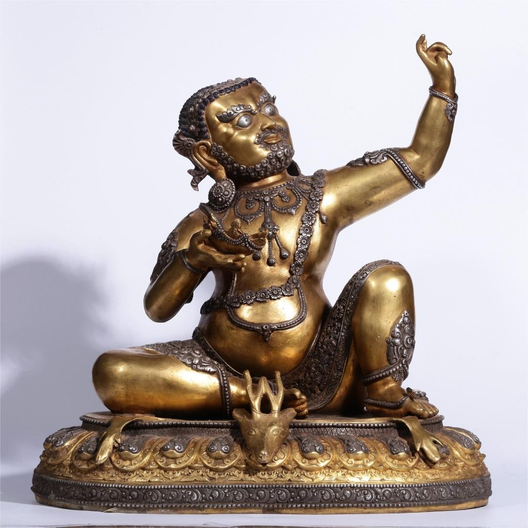 A bronze gilt silver Philubo statue from the Qing Dynasty: The Qing Dynasty's bronze gilt silver Philubo statue Size:H:37.5cmL:40cmW:30cmW:16.3kg (The Dimensions Of All Batches Are Manually Measured.If You Need More Detailed Information, Please Contact Our Cu