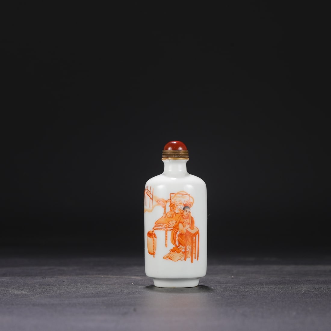 A snuff bottle made in the Kangxi era of the Qing Dynasty: Qing Dynasty Kangxi year alum red figure snuff bottle Size:H:10cmBellydiameter:4cm (The Dimensions Of All Batches Are Manually Measured.If You Need More Detailed Information, Please Contact Our Custom