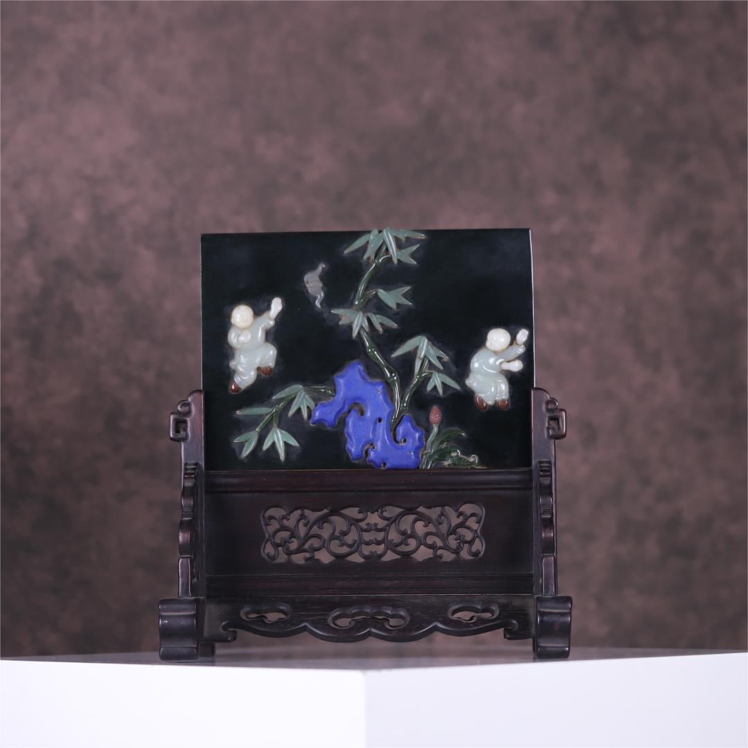 A jasper inlaid with a hundred treasures of the Qing Dynasty flower and bird pattern insert: The jasper inlaid with the flower and bird pattern of the Qing Dynasty Size:H:29x27x15.3cmScreenheart:22.5x16cm (The Dimensions Of All Batches Are Manually Measured.If You Need