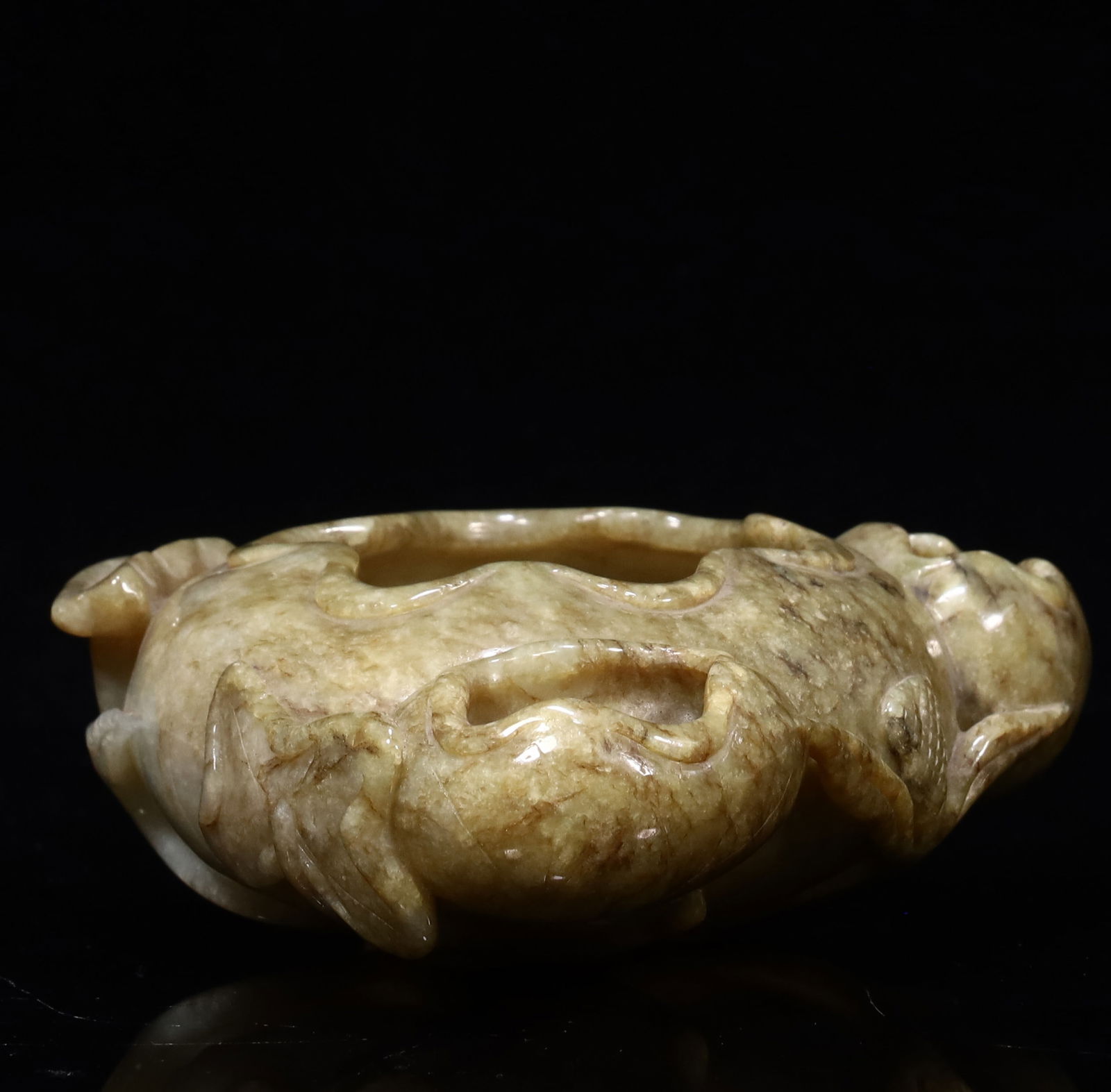 A Hetian jade pen lick: Hetian jade pen licking SIZE: L:11cm W:11cm H:4cm W:308G (The Dimensions Of All Batches Are Manually Measured.If You Need More Detailed Information, Please Contact Our Customer Service Before Bidding.