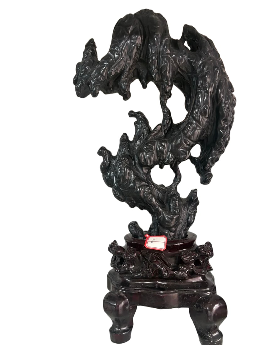 A Qing Dynasty Lingbi Shishanzi ornament (1 of 8)