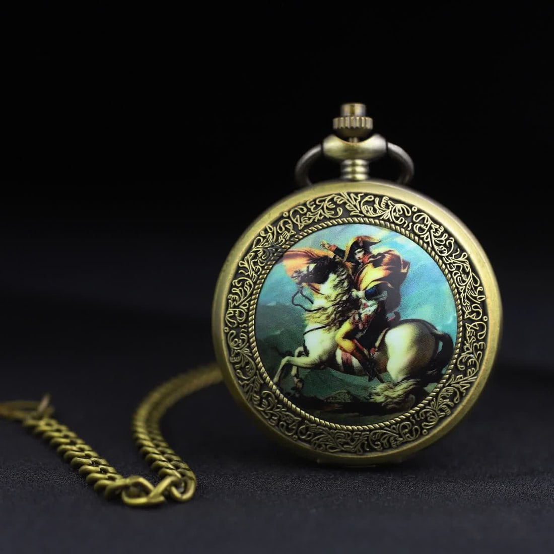 A European Western painting vintage pocket watch: European Western painting vintage pocket watch SIZE: D:50mm (The Dimensions Of All Batches Are Manually Measured.If You Need More Detailed Information, Please Contact Our Customer Service Before Biddi