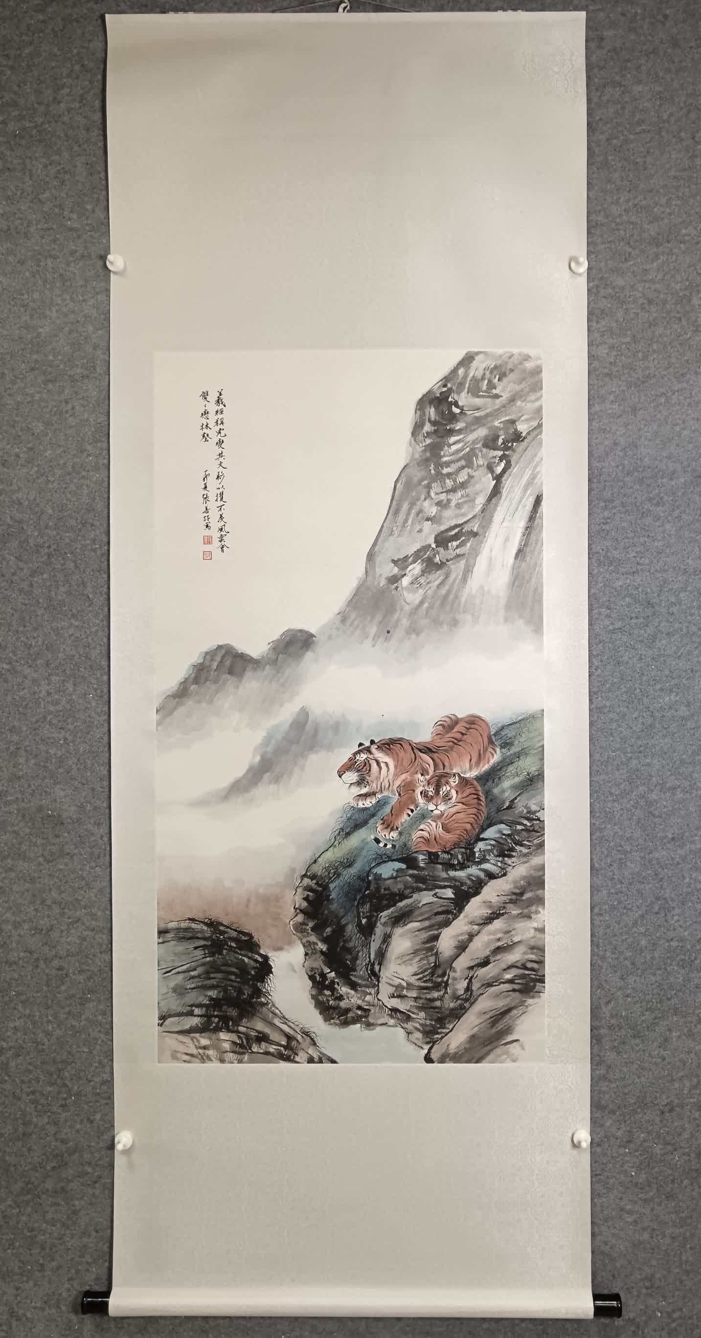 A picture of Zhang Shanmao's double tigers: Zhang Shanshan's double tiger picture SIZE: Core 65x120cm (The Dimensions Of All Batches Are Manually Measured.If You Need More Detailed Information, Please Contact Our Customer Service Before
