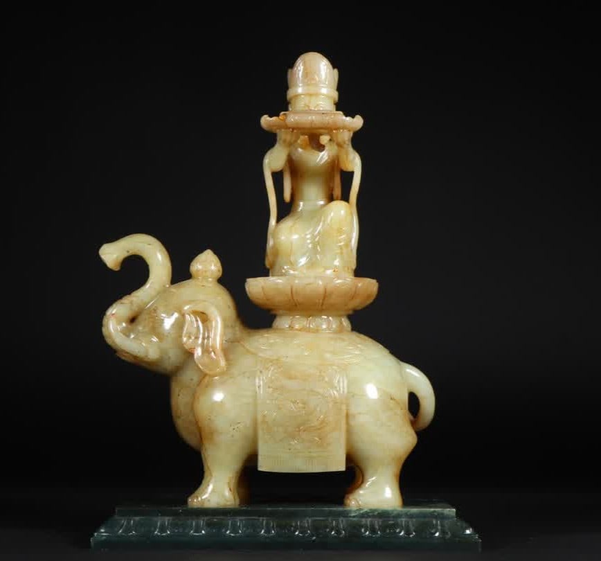 A piece of ancient jade and Tian jade elephant statue of the Northern and Southern Dynasties (1 of 9)