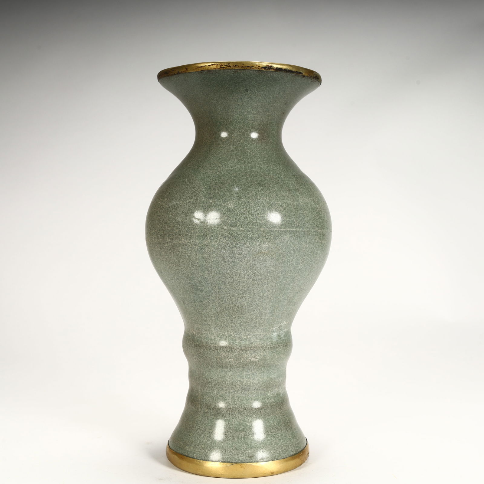 An official kiln open gilt Guanyin vase (1 of 10)