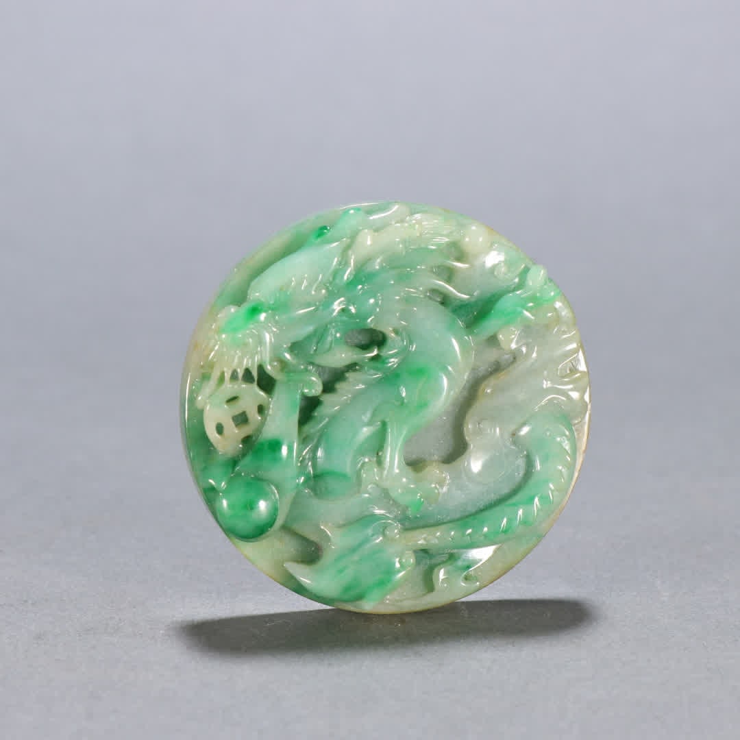 A piece of Qing Dynasty jade dragon pattern (1 of 9)