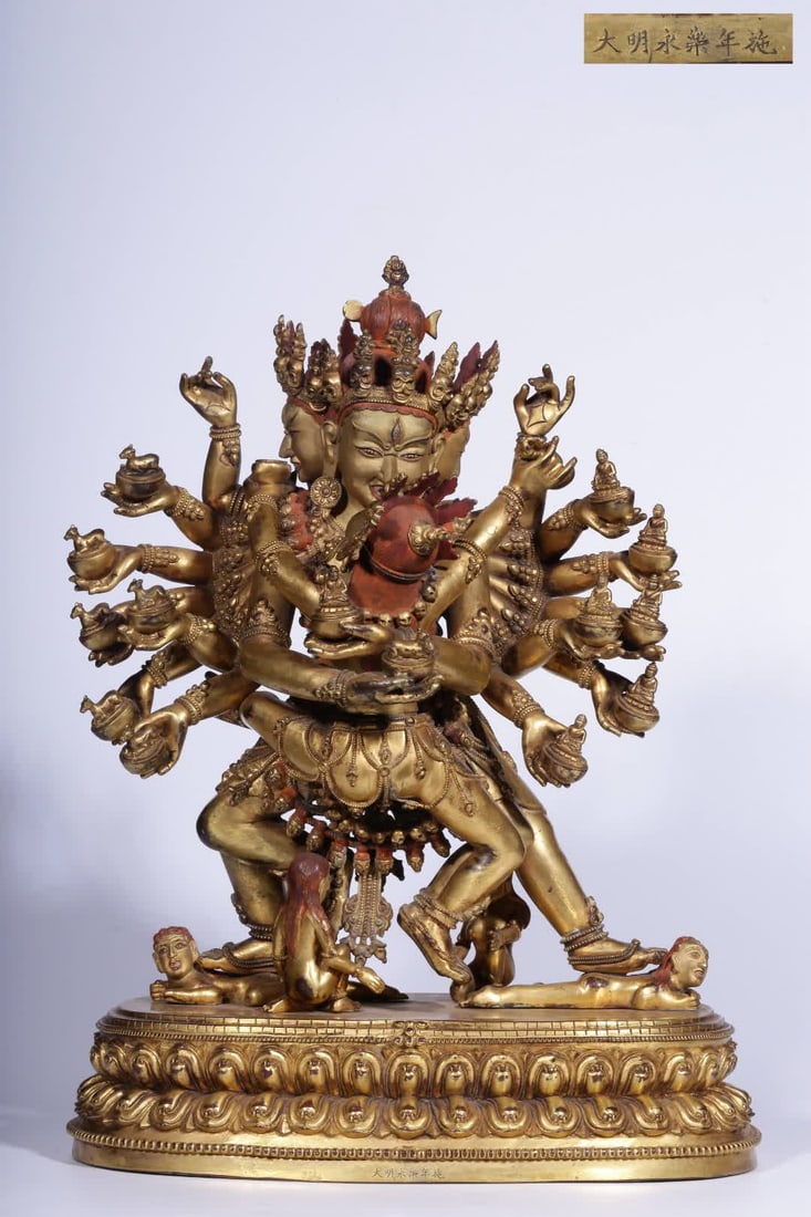 A bronze gilt statue of Shengle in the Ming Dynasty: Ming Dynasty "Daming Yongle Year Shi" copper gilt Shengle Vajra statue SIZE: H:39cm L:29cm W:16cm W:11.7kg (The Dimensions Of All Batches Are Manually Measured.If You Need More Detailed Information, P