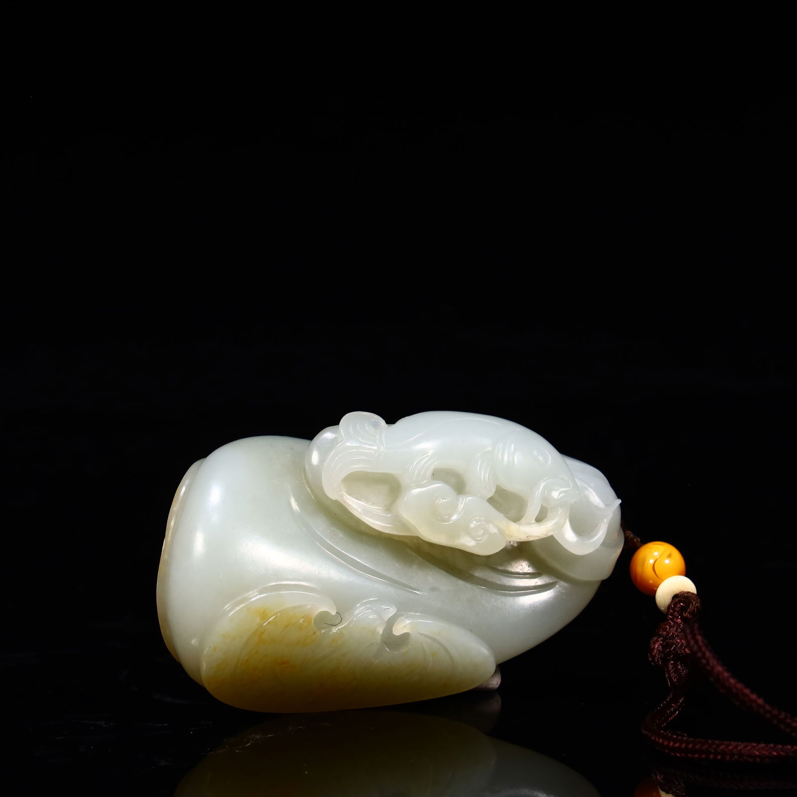 A piece of Hetian jade is more than an accessory every year (1 of 8)