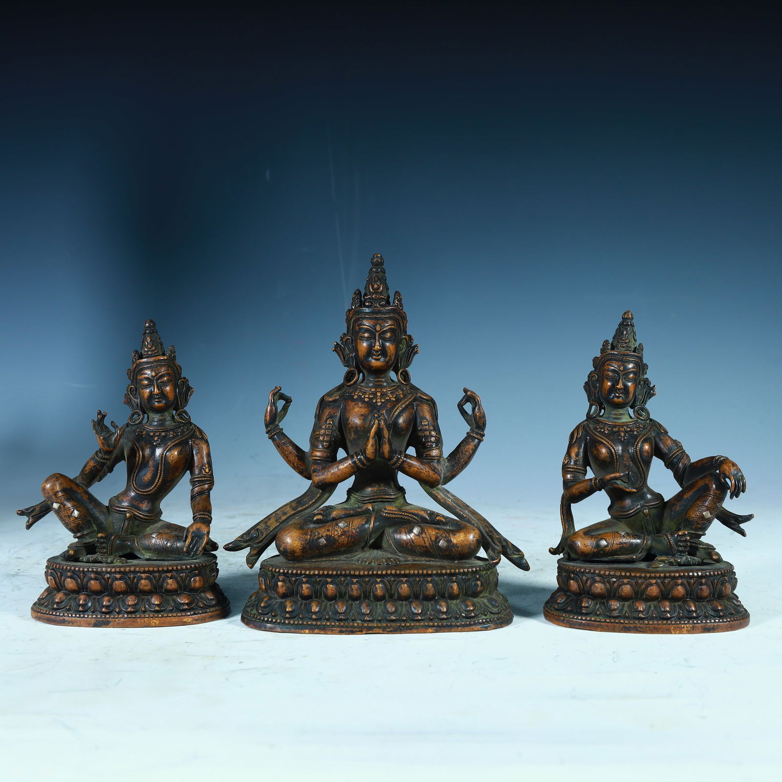 A set of bronze Buddha statues in the Qing Dynasty (1 of 11)